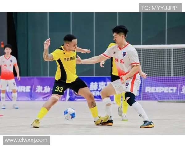 足球巨星失利瞬间展现真实一面，伤痛与坚持铸就传奇背后的坚韧与成长